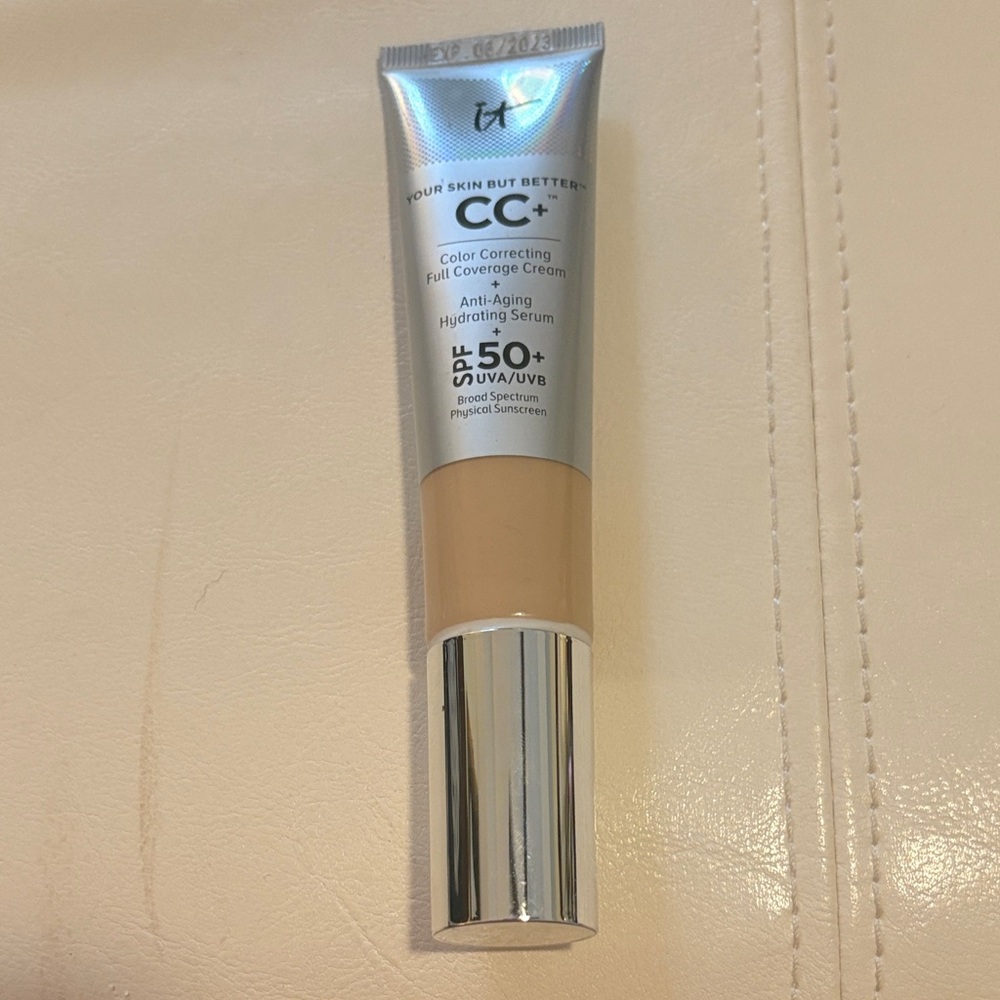 IT Cosmetics CC+ Cream - Light